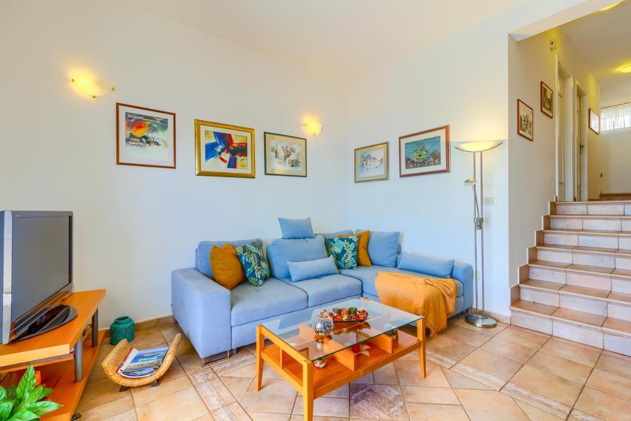 Apartments Meri トロギール エクステリア 写真