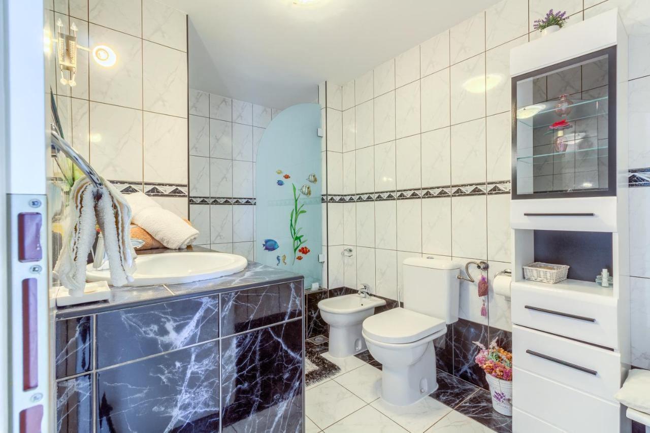 Apartments Meri トロギール エクステリア 写真